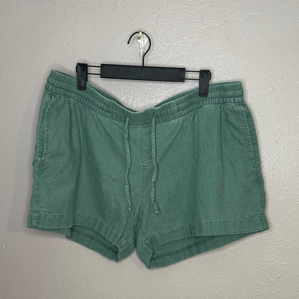 Old Navy Women's Linen Shorts in Green